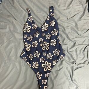 Benoa Isle One Piece in Maramatea